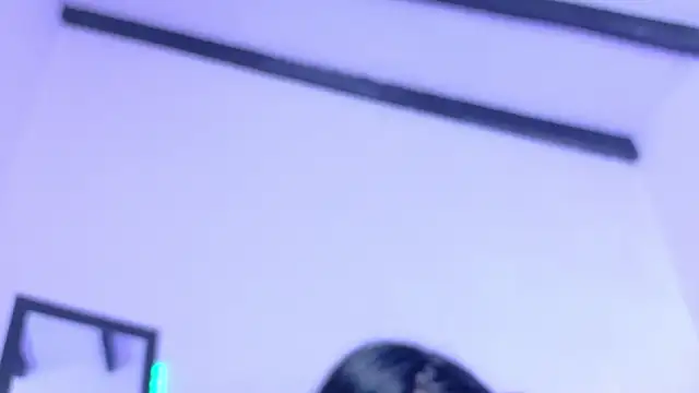 Skinny_hottie18's cam snapshot