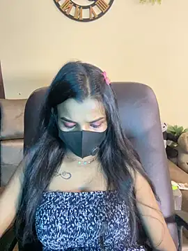 its_ur_flora's cam snapshot