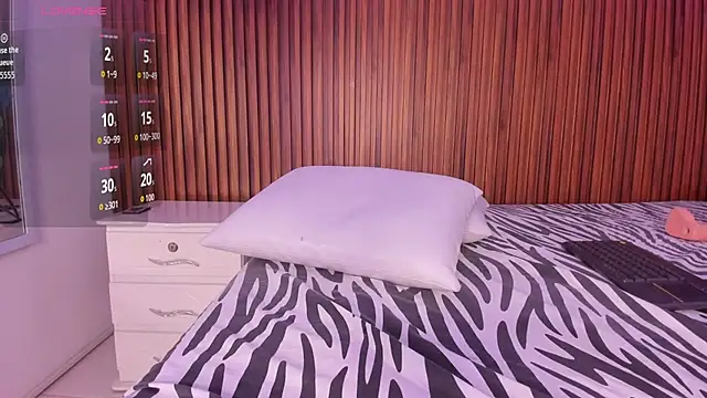 Foxy_Kylie's cam snapshot