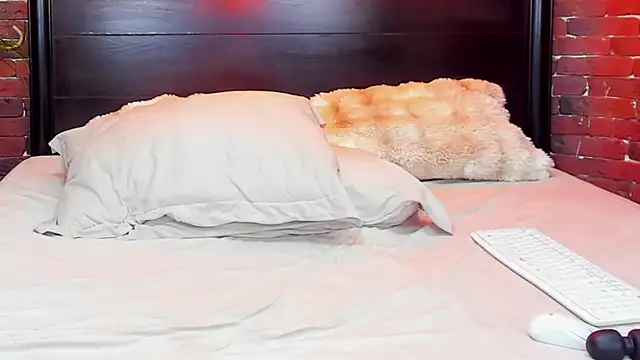 ChristynaRoss live sex cam