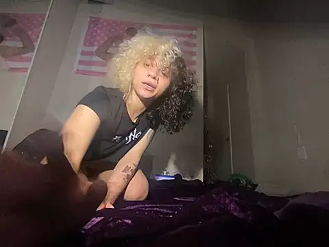 Creolegirl19 live sex cam