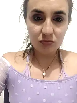 Alyah_1-2's cam snapshot