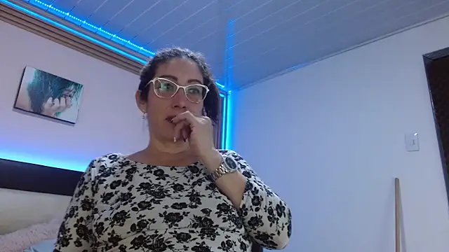 kaylaMinov_ live sex cam