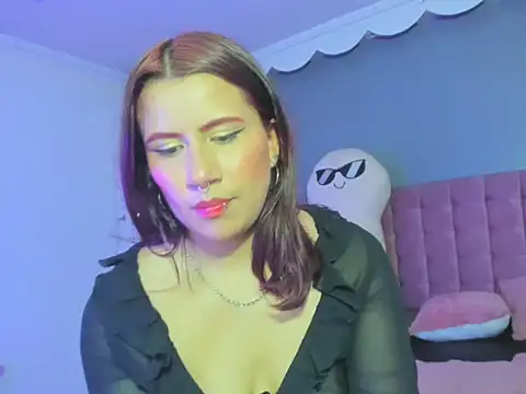 sara_gray__'s cam snapshot