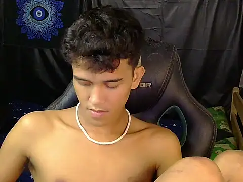 hugekenbigcock live sex cam