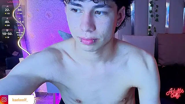 kaelwolf_tay live sex cam