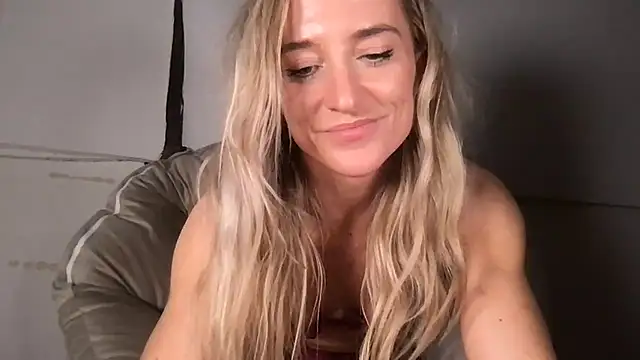 fitmegan30's cam snapshot