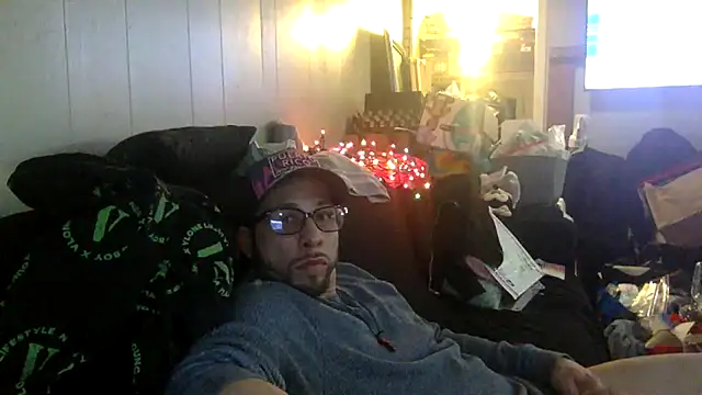 tongueispowerr6d9's cam snapshot