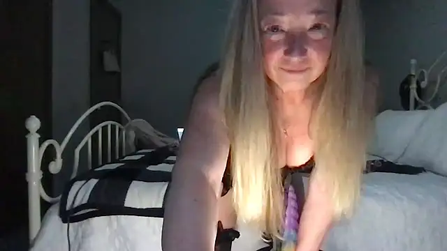 milf-Lacey's cam snapshot