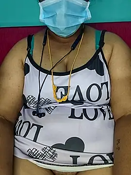 TamilSembaruthi143's cam snapshot