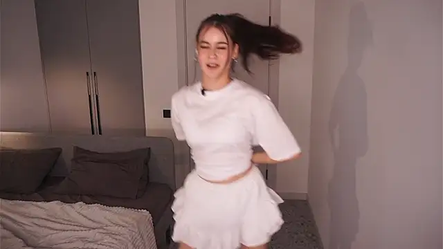 EleanoreMonts's cam snapshot