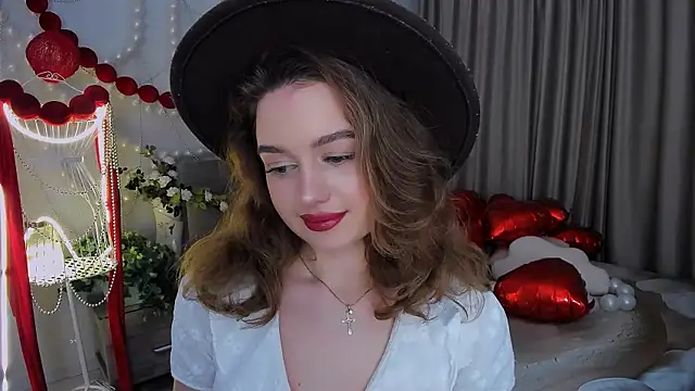 MiracleCurly live sex cam