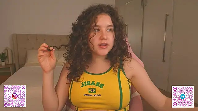 Ariella_Sol live sex cam