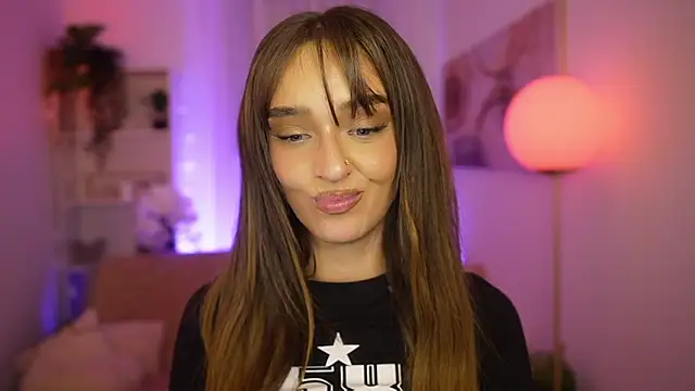 Clara_Nia live sex cam