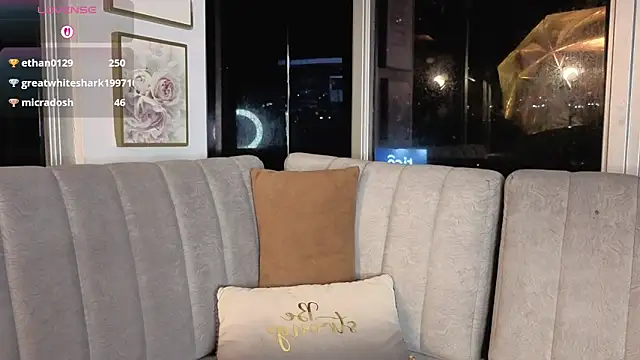 Daphne_chers's cam snapshot