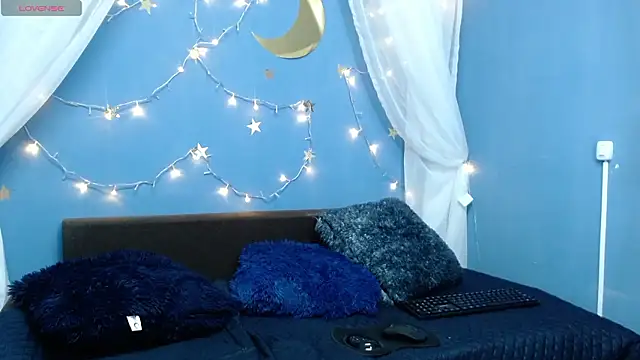 dark_dreams_'s cam snapshot