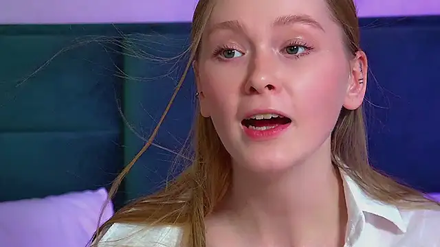 AgataFoxley's cam snapshot