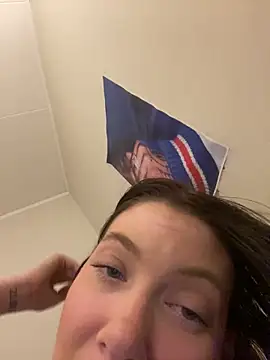 Mandispandis1 live sex cam