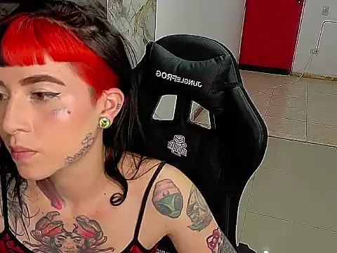 nova_kitttyy's cam snapshot