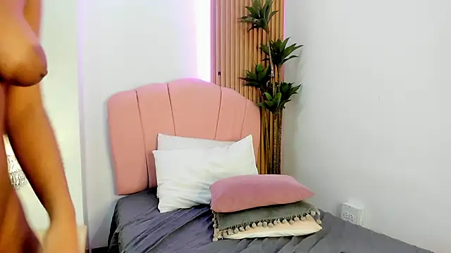 lara_spaark's cam snapshot