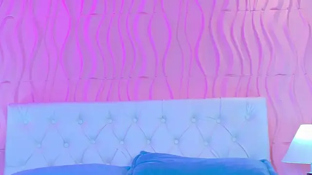 Mia_Cherry__'s cam snapshot