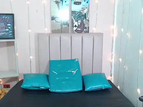 casandraroberthrs707's cam snapshot