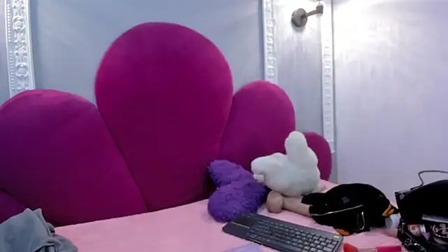 Bonniie_22 live sex cam