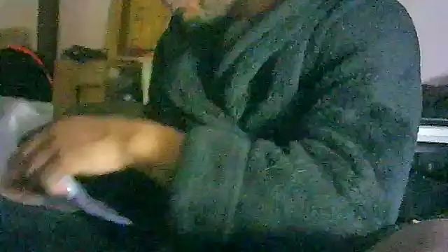 ON3YOULLN3VER_FIR3's cam snapshot