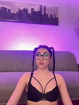 Kira_West's cam snapshot