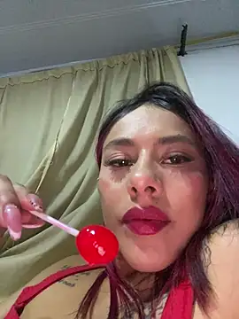 Emily-Fire's cam snapshot