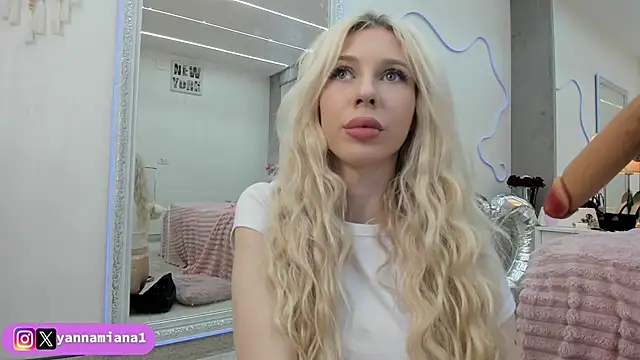 Yanna_miana's cam snapshot
