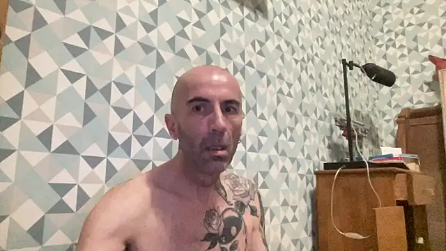 slave44nantes's cam snapshot