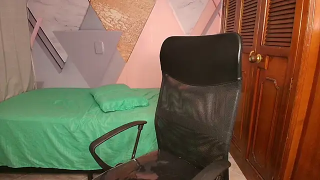 canela_salvaje's cam snapshot