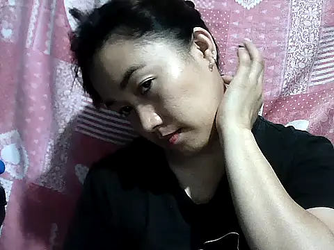 CreamyPussy30's cam snapshot