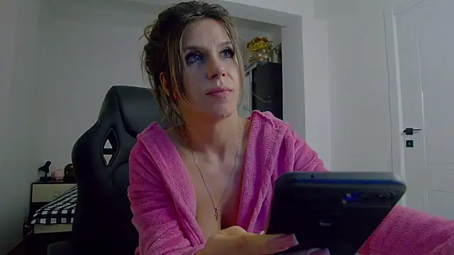 DedeSibel's cam snapshot