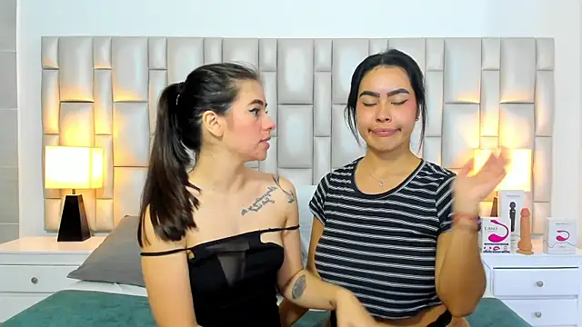 paola_katy_dicks live sex cam