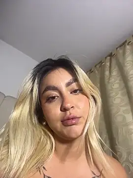 Elina_Hills's cam snapshot