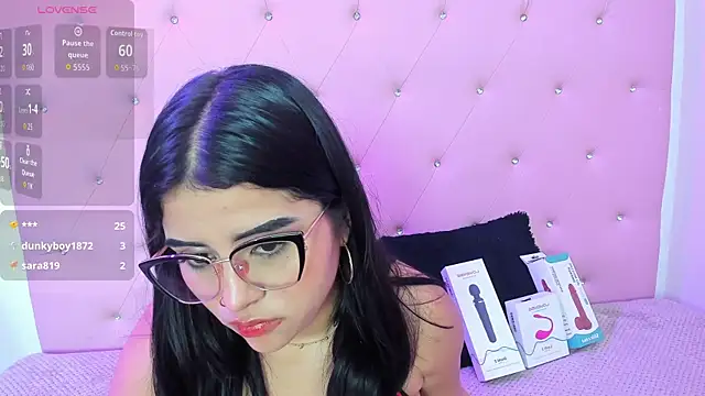 mila_quin's cam snapshot