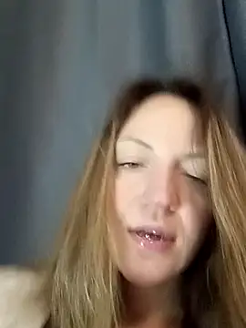 KattyLuuu's cam snapshot