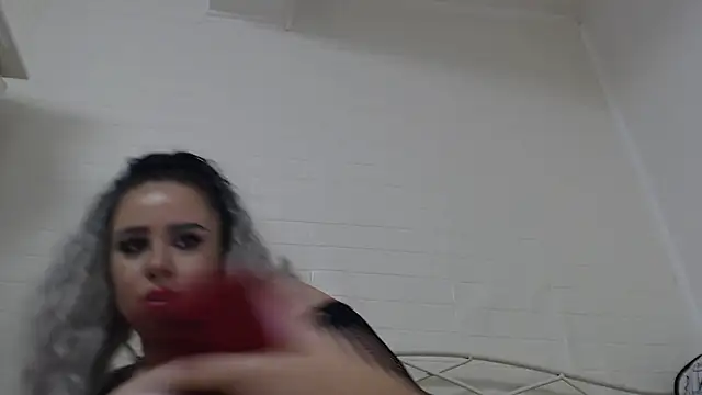 AdelinaJude's cam snapshot