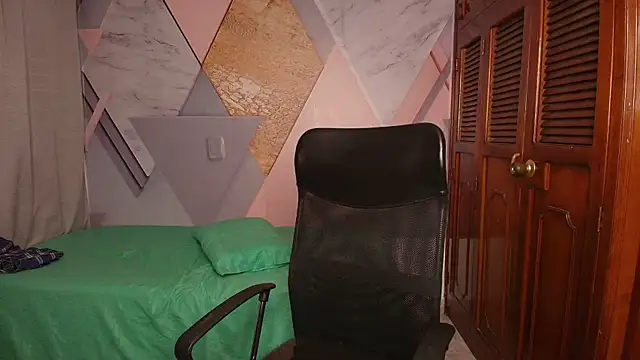 canela_salvaje's cam snapshot