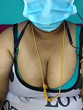 TamilSembaruthi143's cam snapshot