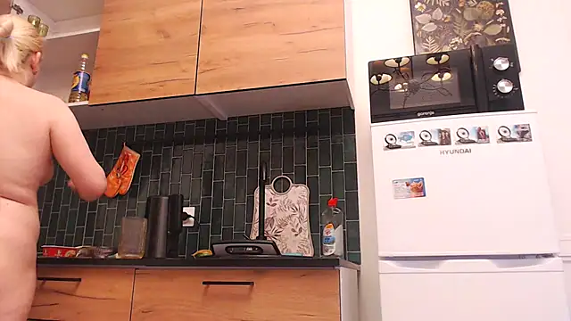 Karolina_love_'s cam snapshot