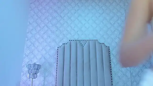 SkinnyGirl_28's cam snapshot