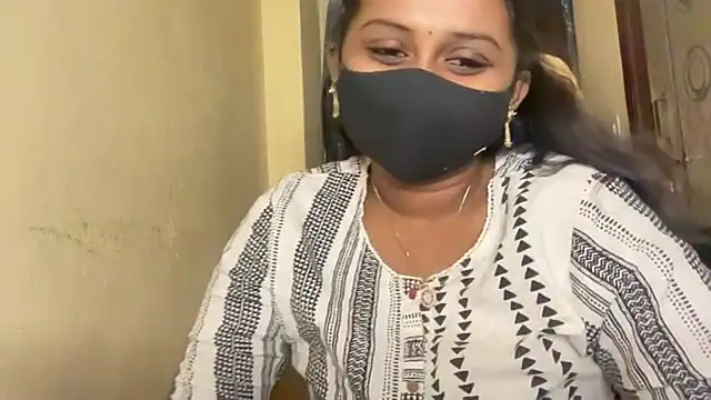 Tanuja-Sexy's cam snapshot