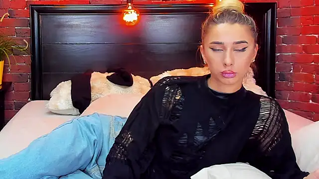 ChristynaRoss live sex cam