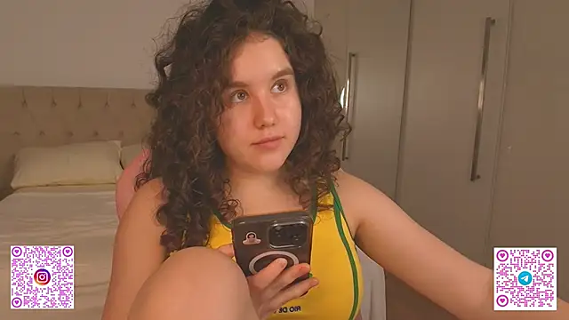 Ariella_Sol live sex cam