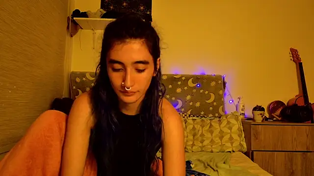 LunaisBack's cam snapshot