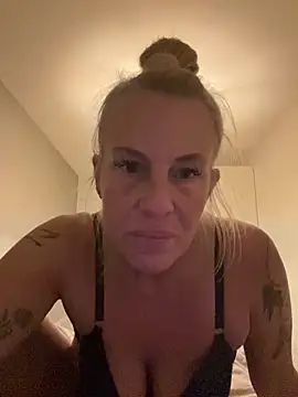 nastyblondemilf live sex cam