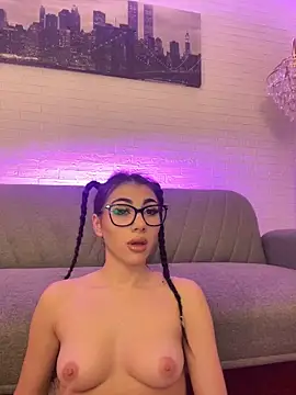 Kira_West's cam snapshot